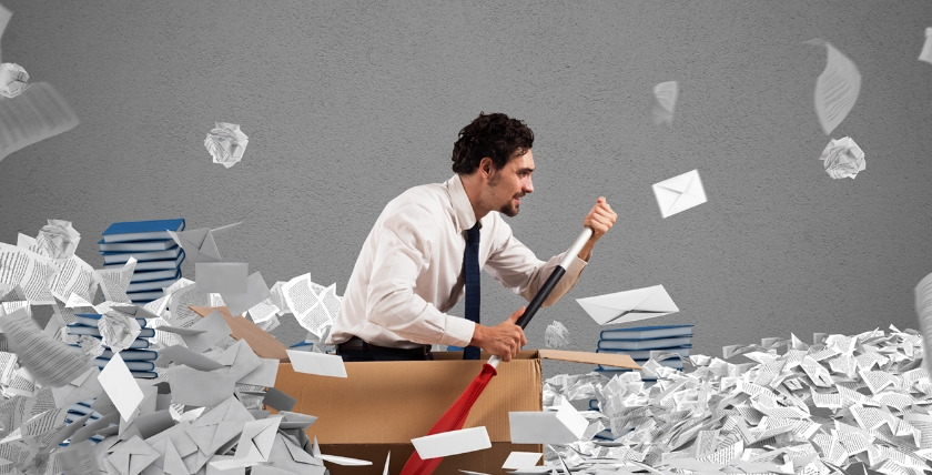 Im Büroalltag gibt es kaum noch ein Durchkommen, Foto: Adobe Stock