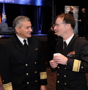 Vizeadmiral Frank Lenski und Konteradmiral Axel Deertz, Foto: hsc