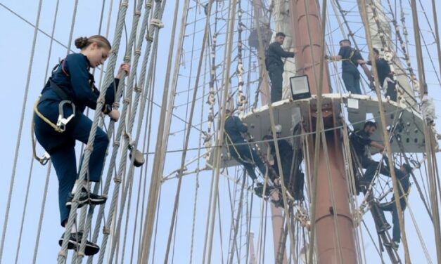 Spanische Prinzessin absolviert Marineausbildung