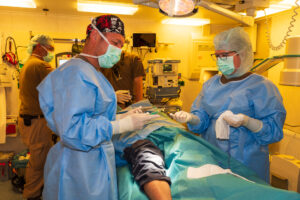 Über die Behandlung von Verwundeten im Gefecht besitzt die Deutsche Marine nur theoretische Kenntnisse. Gelernt werden muss von anderen Nationen, Foto: Bw