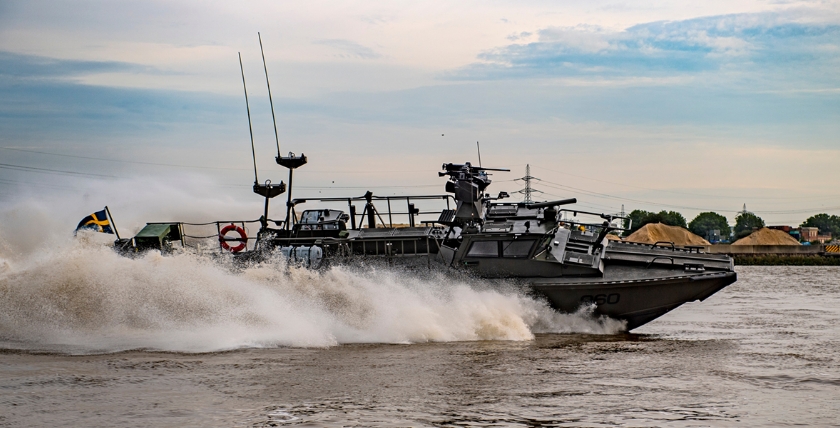 Durch seine hohe Geschwindigkeit und hervorragende Manövrierfähigkeit ist das CB 90 besonders für den Einsatz in Küstengewässern geeignet, Foto: Saab