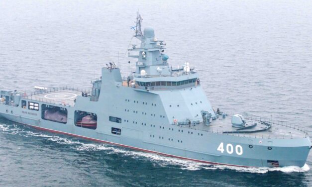 Russland: Kampfeisbrecher Ivan Papanin in Severomorsk