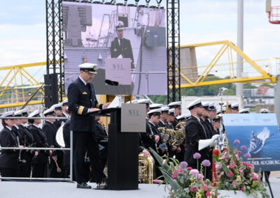 Taufe der Augsburg. Flottillenadmiral Andreas Czerwinski Foto: hsc