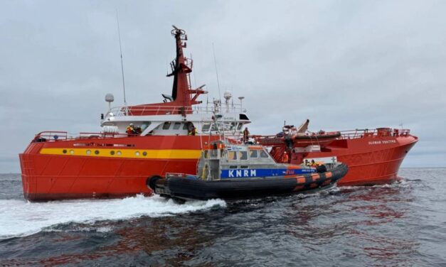 Nordsee - Schiff rammt niederländische Windkraftanlage