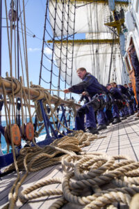 Offizieranwärter können auf der Gorch Fock ihr Können unter Beweis stellen, Foto: Bw/Marcel Kröncke