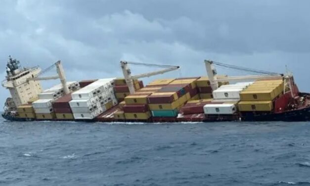 MSC-Containerschiff sinkt vor Indiens Küste