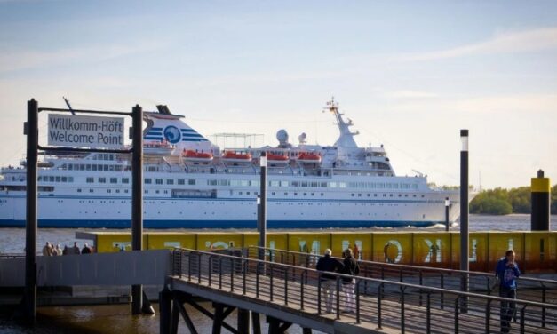 Wedel - Schiffsbegrüßungsanlage „Willkomm Höft“ wieder aktiv