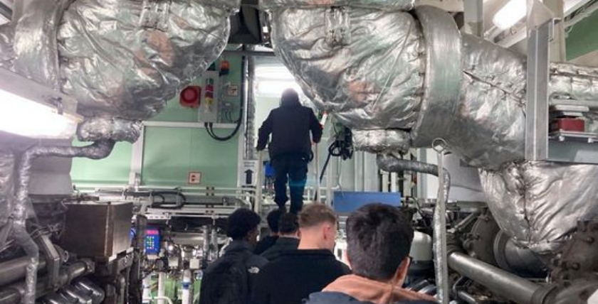 Jugendliche an Bord "Meerkatze2 Foto: MCN