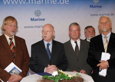 Verteidigungsminister Peter Struck in Olpenitz, Foto: Bw/ Hans-Georg Paulinius