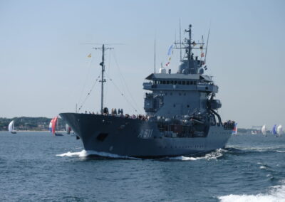 Kieler Woche: Tender Elbe mit Besuchern an Bord. Foto: hsc