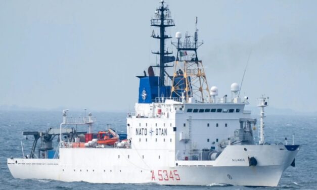 NATO-Schiff vor Russlands Haustür