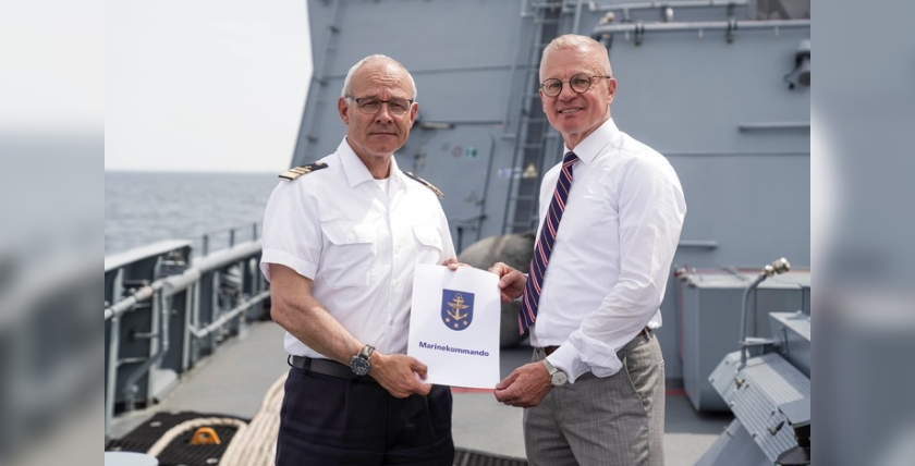 Vizeadmiral Jan Christian Kaack und Prof. Dr.-Ing. habil. Stefan Hiermaier