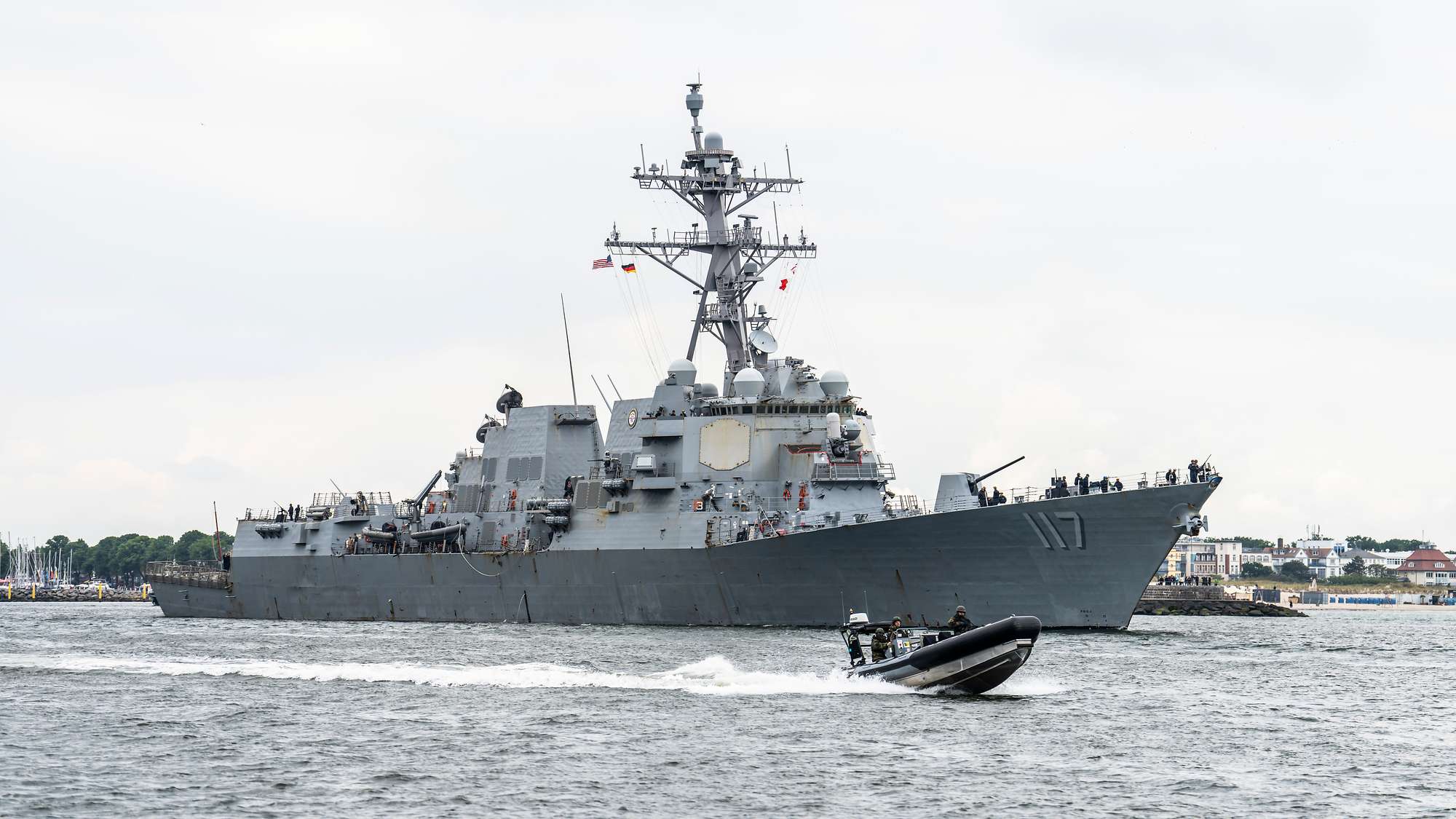 USS Paul Ignatius (DDG 117) verliess die Ostsee vorzeitig, mit ihm der Commander 6th Fleet, der nicht bei KISS weilen kannte. Grund: Der Nahost Konflikt Foto: Bw / Kolodin