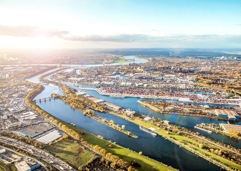 Duisburg - weltgrößter Binnenhafen. Bild: duisport/Marco Stepniak