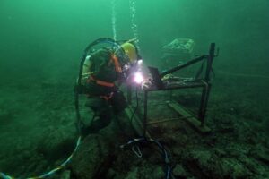 Mühevolles Unterwasserschweißen, Foto: Bw/Schachta