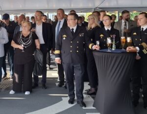Gäste an Bord der Fregatte Nordrhein-Westfalen, Foto: Brüdegam