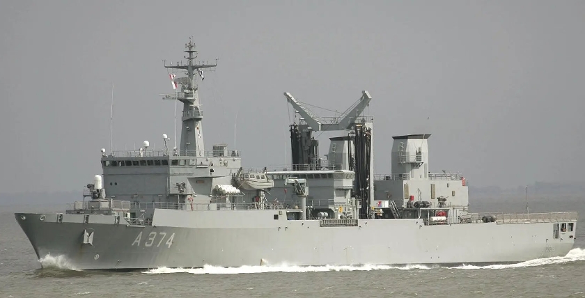 Griechischer Mehrzweckversorger "Prometheus" der Etna-Klasse. Foto: Michael Nitz