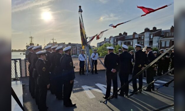 Auftakt zum Wochenende an der Jade auf der "Nordrhein-Westfalen"