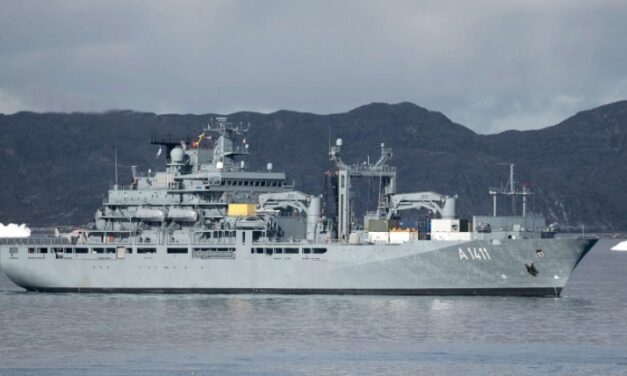 EGV "Berlin" in Grönlands Hauptstadt