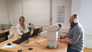 Teil des medizinischen Assessments sind Seh- und Hörtests, Foto: Bw