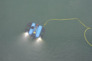 Ferngesteuertes Unterwasserfahrzeug bei einer Testfahrt im Hafen von Helgoland, Foto: Phillipp Steiner