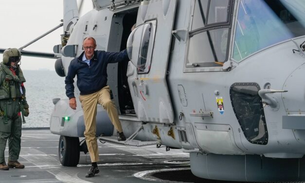 Bundeskanzler Friedrich Merz bei der Deutschen Marine