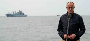 Bundeskanzler Merz bei einem Pressetermin in See. Foto: Michael Nitz