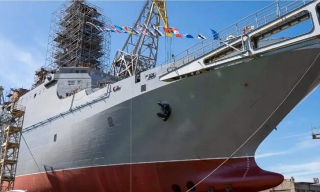 Russisches Landungsschiff in Kaliningrad getauft