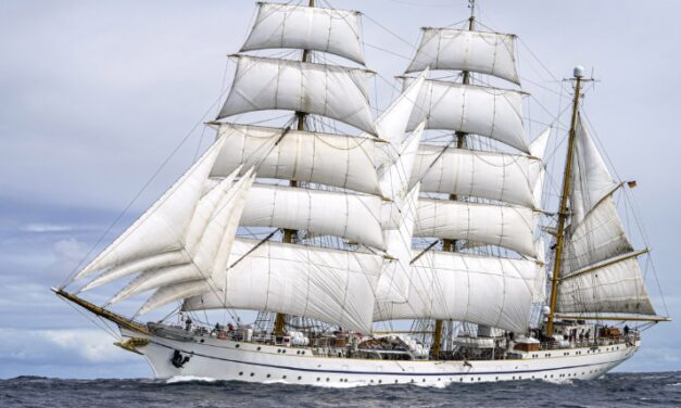 "Gorch Fock" besucht Wilhelmshaven
