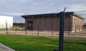 Die Gastronomie der modernen Anlage wartet noch auf einen Betreiber