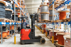 Auf 10 000 Quadratmetern lagern Tausende Kabeltypen, Foto: dan