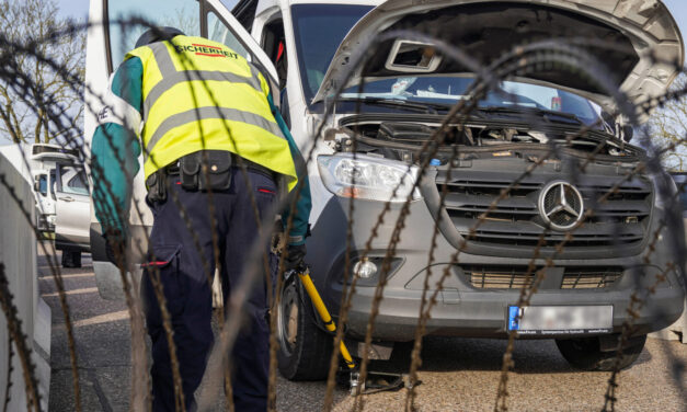 Wehrhafter Friese: Absicherungsübung der Bundeswehr in Wilhelmshaven