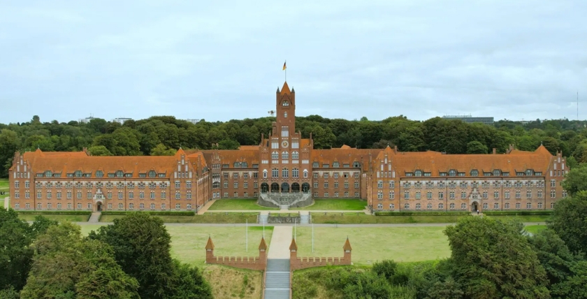 Marineschule Mürwik von der Seeseite Foto: Bw